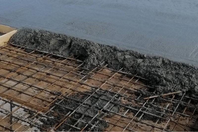 beton na szalunku